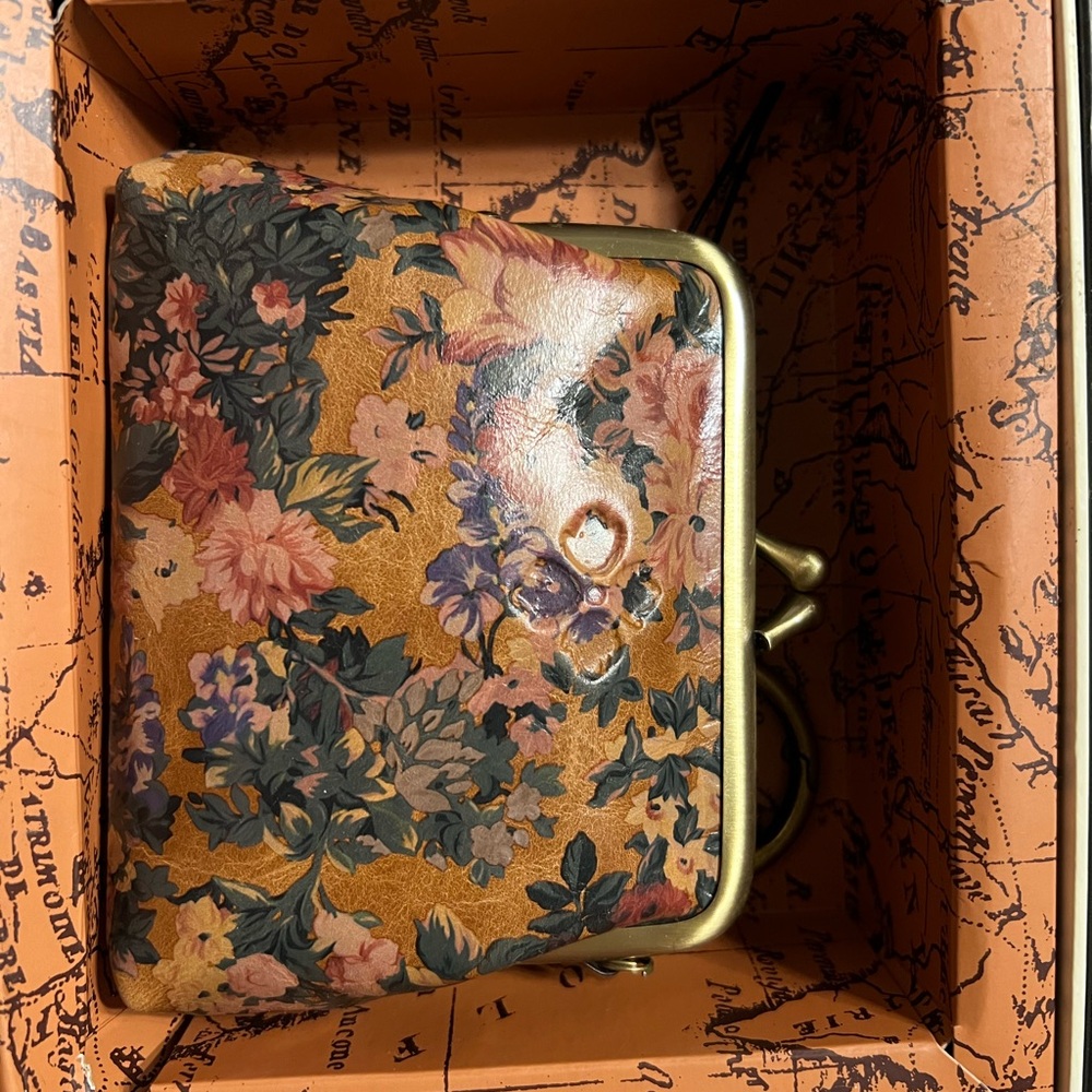 Floral Pattern Wallet - Picture 2 of 2